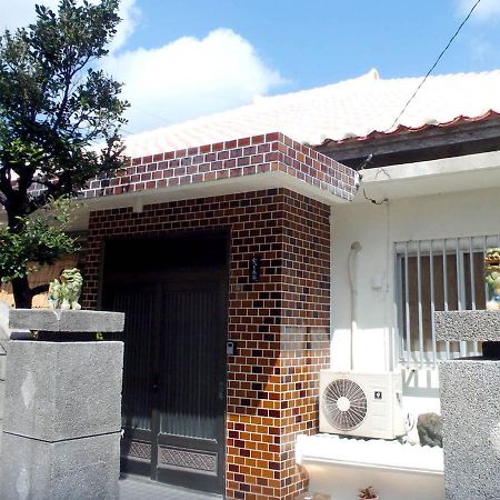 石垣島 一棟貸切りのお宿 ちゅら赤瓦 Ishigaki  Екстер'єр фото